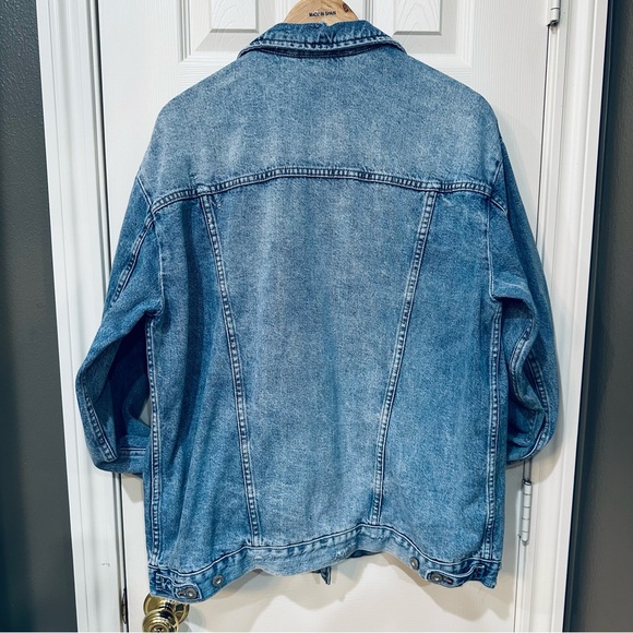 Free People Oversized Distressed Denim Jacket in Excellent Used Condition - Picture 6 of 10